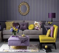 Foto: interiordesignable.com Observa la textura que se logra con el acabado de rayas en la pared Colores Lanco: Libby's Lavender 6S2-4/Sultry Mood 6S2-6